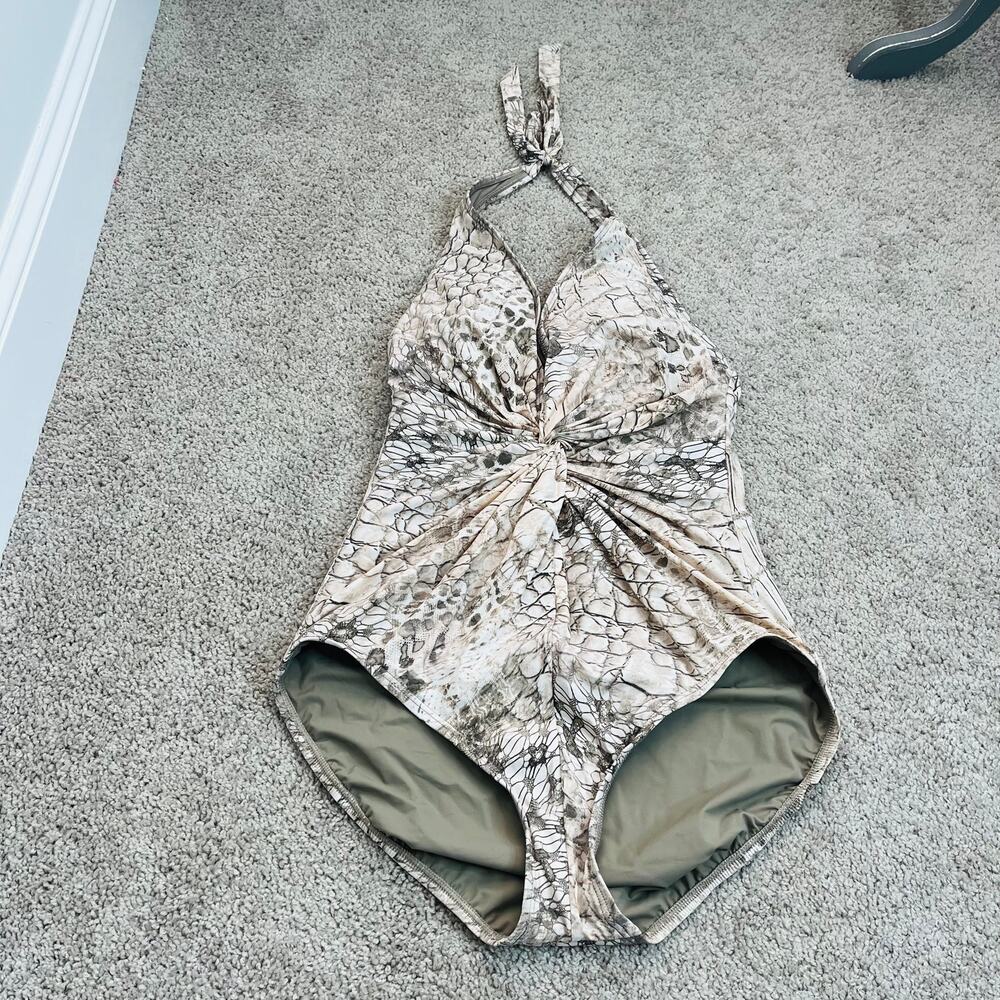 Coco Reef Contours Crocodile Twist Shaping One-Piece Swimsuit - Picture 3 of 7